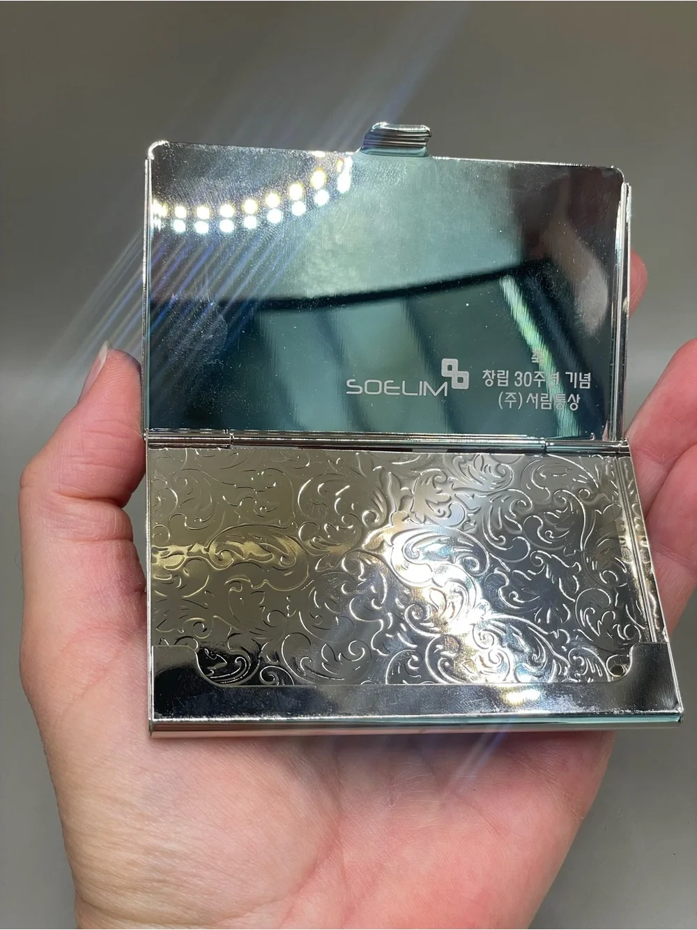 Mother of Pearl Silvertone Metal Business Credit Card Money Holder Case Korea